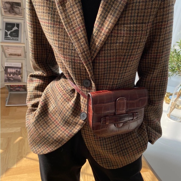 NWOT C asymmetrical inspired mini crossbody croc print burgundy - Picture 3 of 5